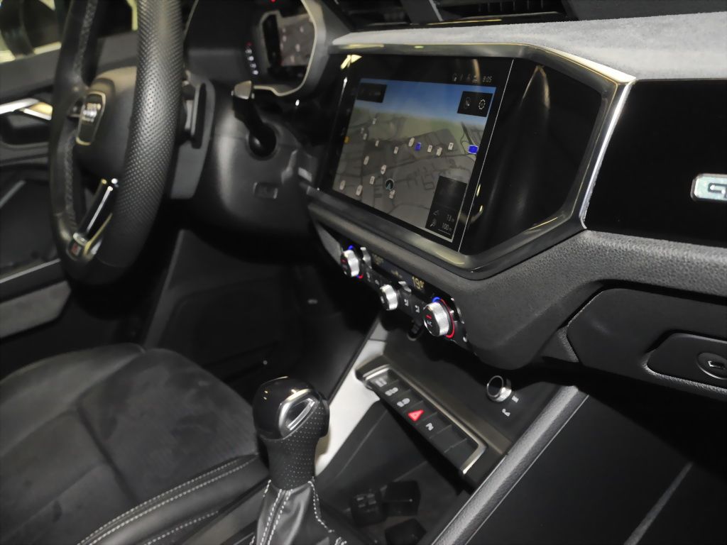 Audi Q3 Sportback 45 TFSI quattro S line Navi Matrix foto 8
