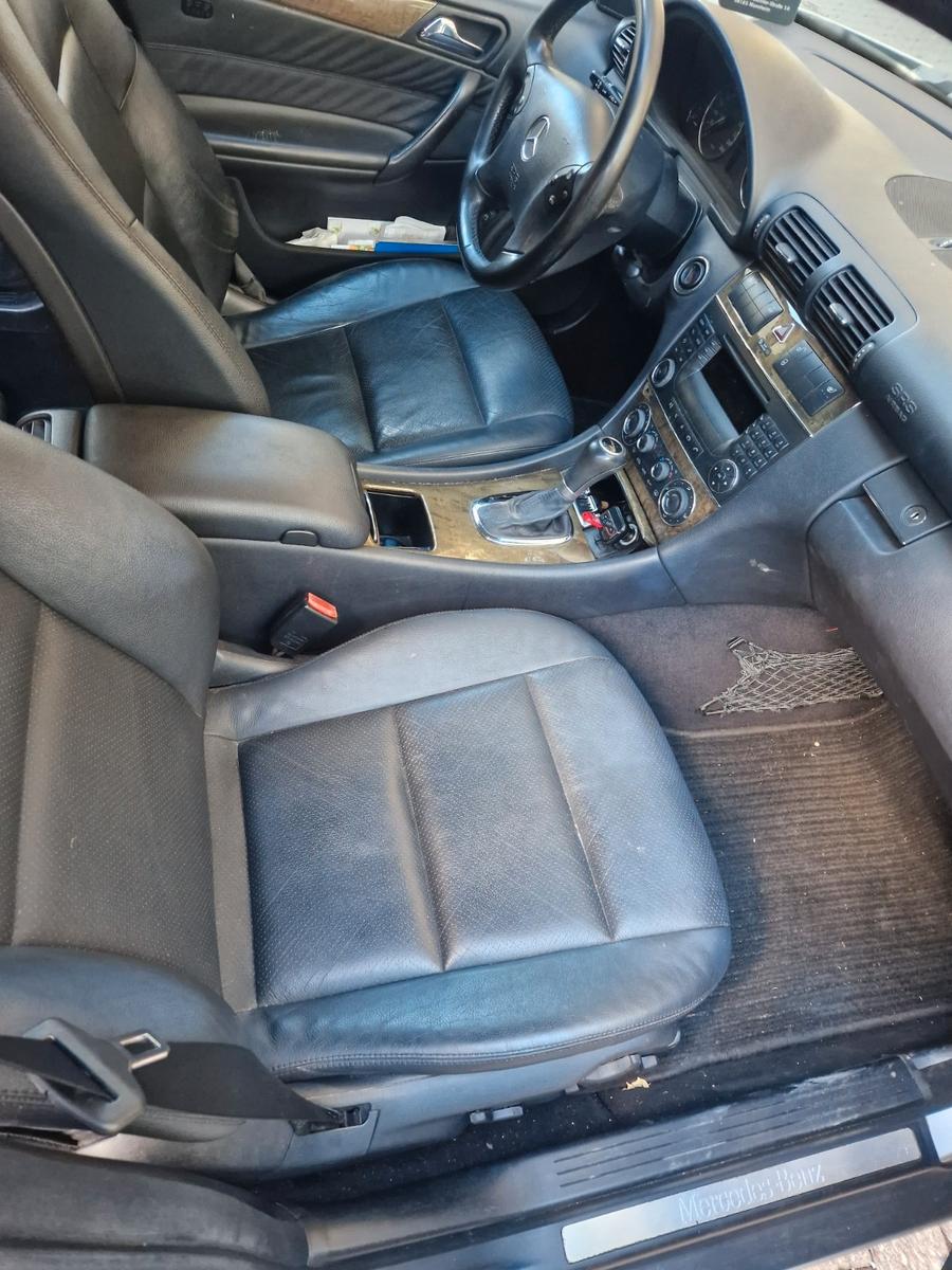Mercedes-Benz C220 2005 — photo 7
