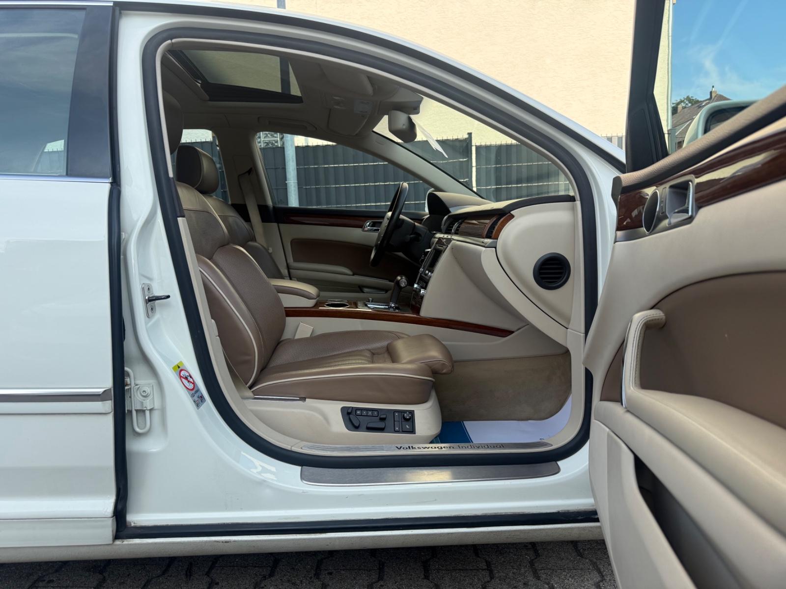 Volkswagen Phaeton V6TDI 4M*2HD*KAM*AUTO*SCHIEB*MASSA+5SITZ