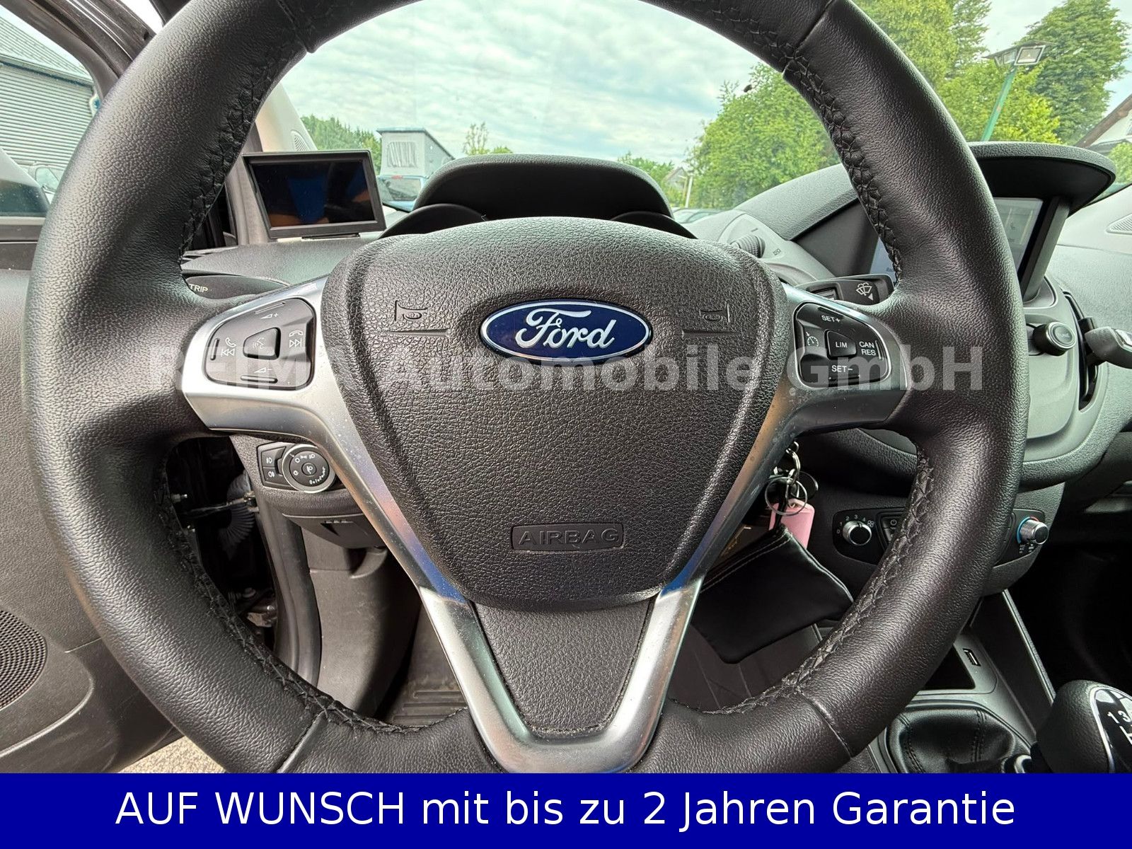 Fahrzeugabbildung Ford Transit Courier, Klima, Winterpaket, Navi