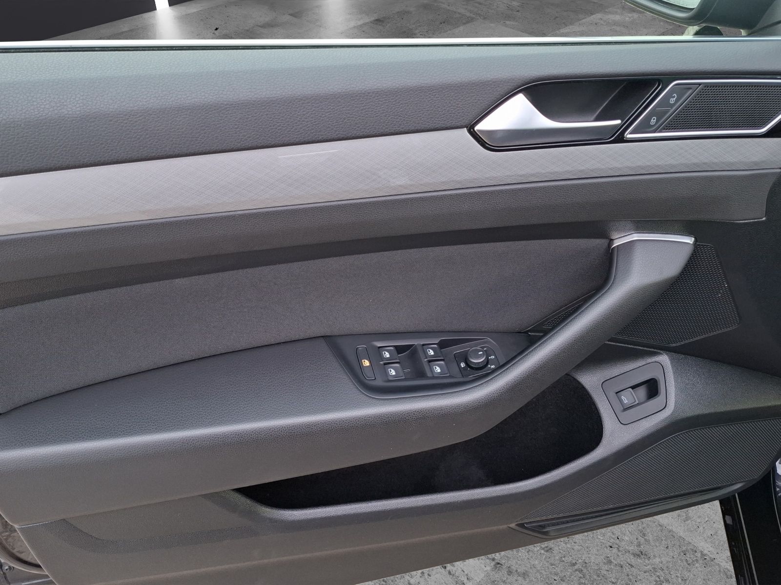 Fahrzeugabbildung Volkswagen Passat Variant TDI Business DSG Matrix Navi ACC