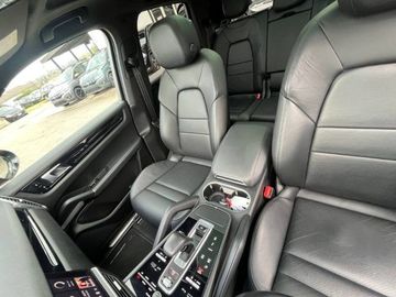 Porsche Cayenne - 11