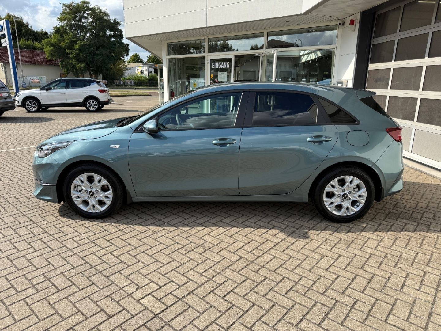 KIA Ceed 1.5 Mild-Hybrid EU6e 1,5 T-GDI LX Plus SPEC - Image 3