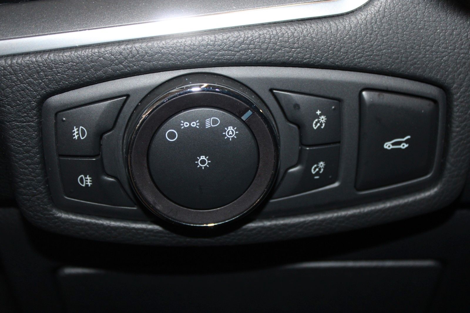 Fahrzeugabbildung Ford S-Max Titanium Automatik 7-Sitze AHK ACC CAM LED