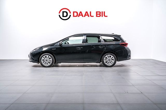 Toyota AURIS TOURING SPORTS HYBRID 136HP INTENSE TBAR