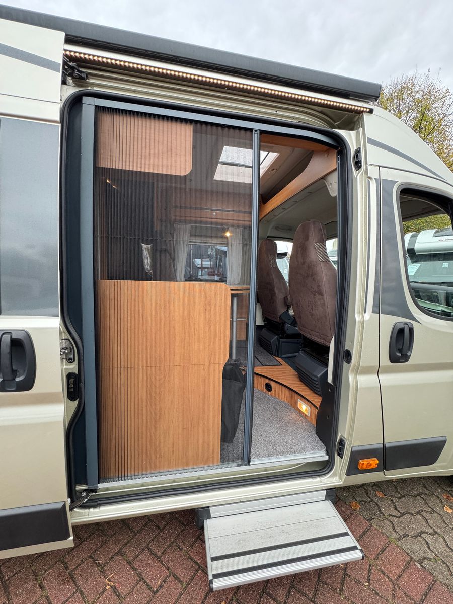 Fahrzeugabbildung Pössl Roadstar 640 DK DACHKLIMA AHK NAVI KAMERA LED 1H