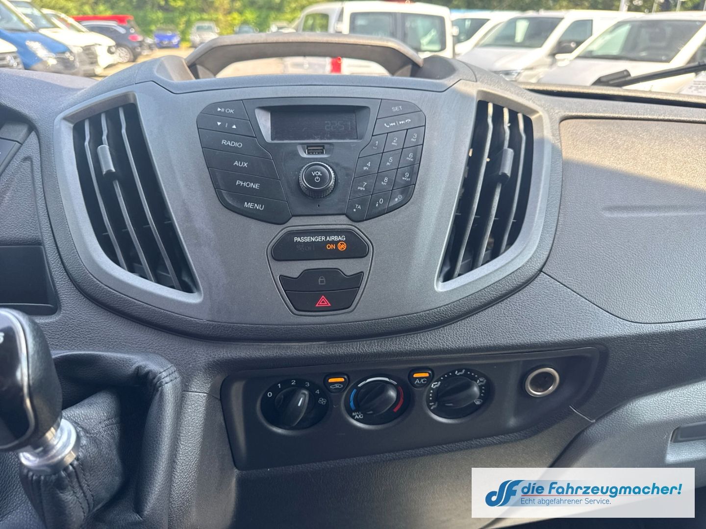 Fahrzeugabbildung Ford Transit Pritsche 310 L2 Doppelkabine AHK Tel.-Vo