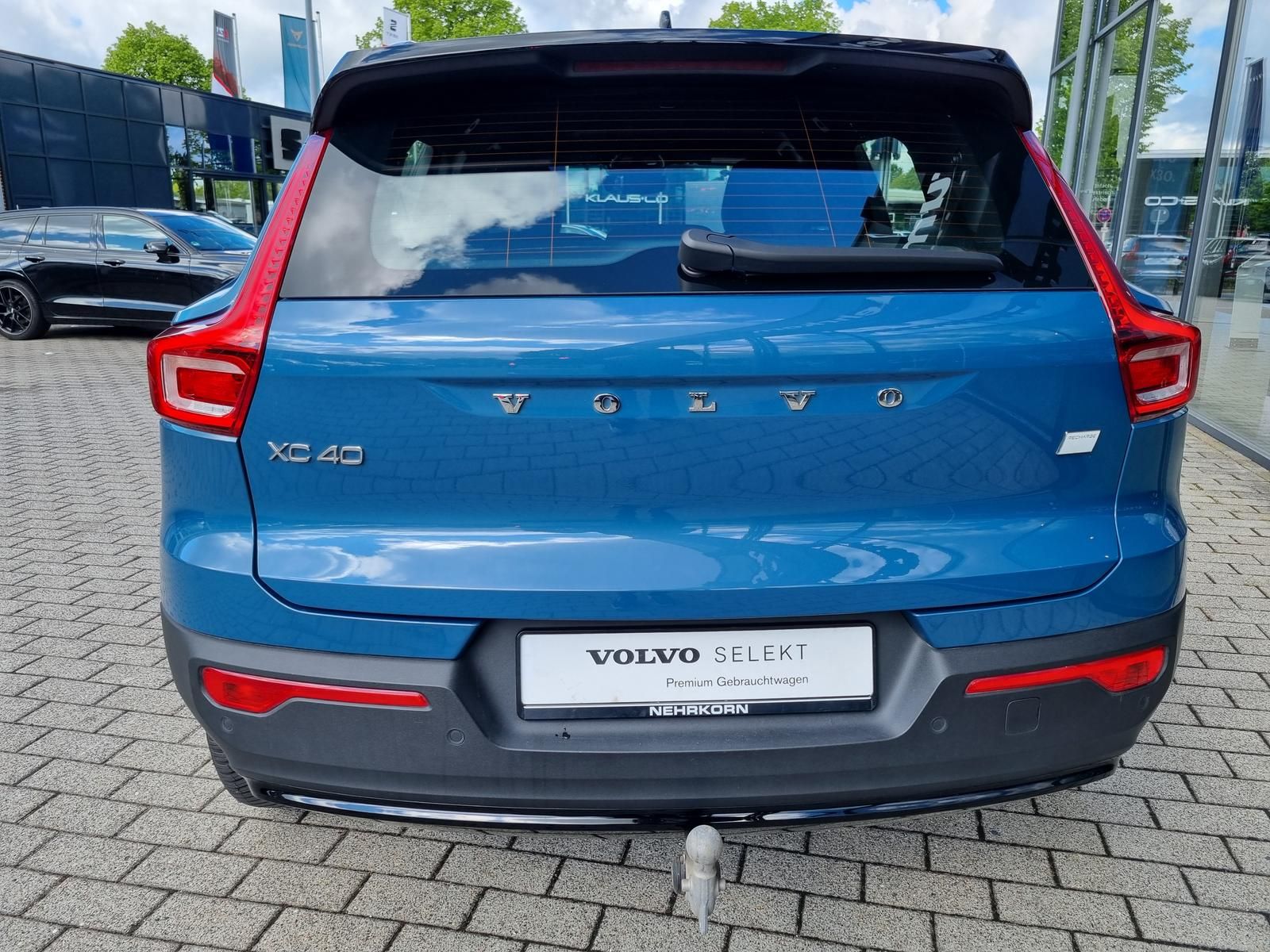 Fahrzeugabbildung Volvo XC40 Plus Recharge Pure Electric 2WD