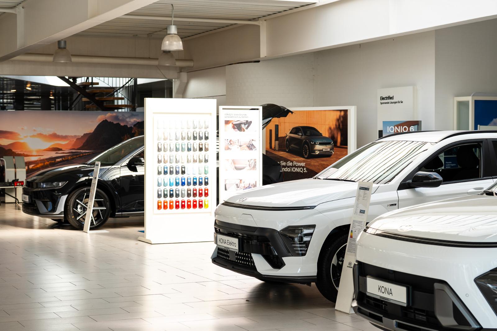 showroom-image-top