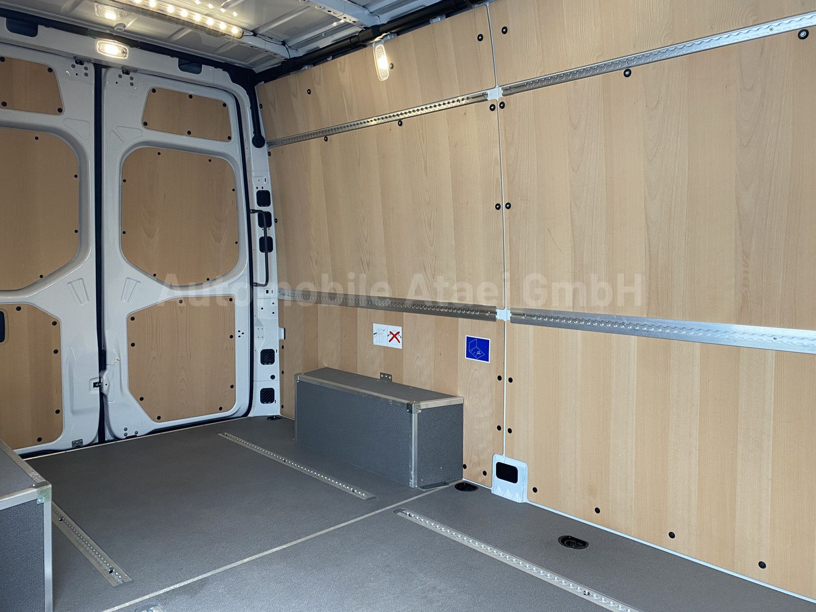Fahrzeugabbildung Mercedes-Benz Sprinter 317 NAVI+ 360° KAMERA+ SITZHEIZ. 0010