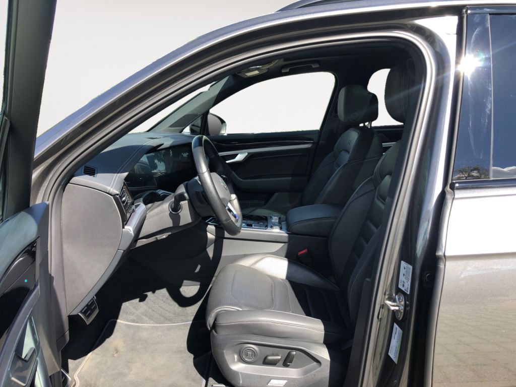 Fahrzeugabbildung Volkswagen Touareg 3.0 V6 e-Hybrid 4Motion Aut. R Pano Luft