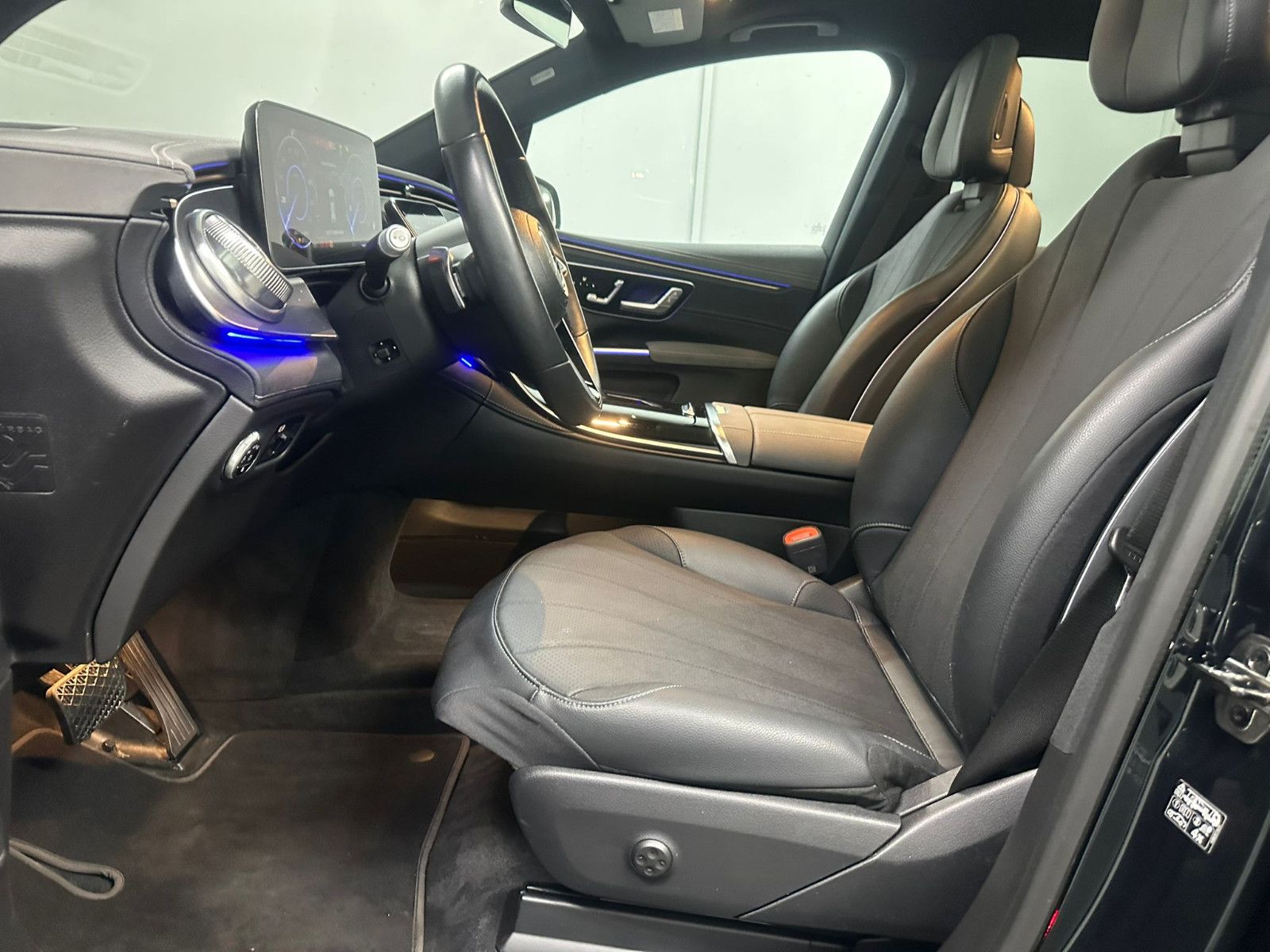 Fahrzeugabbildung Mercedes-Benz EQS 450 SUV *PANORAMA*KEYGO*7 SITZER*