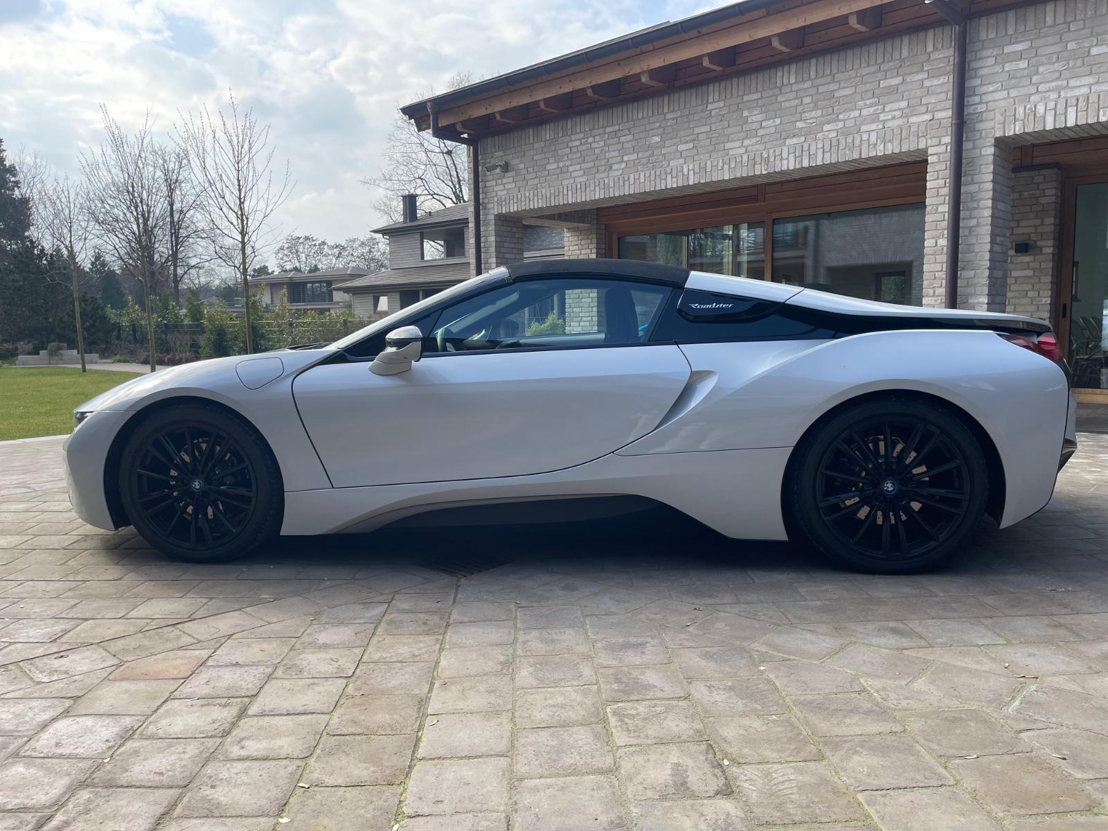 BMW i8 Roadster /Servi+Reifen neu 92,8% Batterie