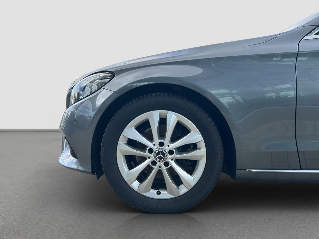 Fahrzeugabbildung Mercedes-Benz C 220 d T-Modell Avantgarde*COMAND*PanoDach*AHK