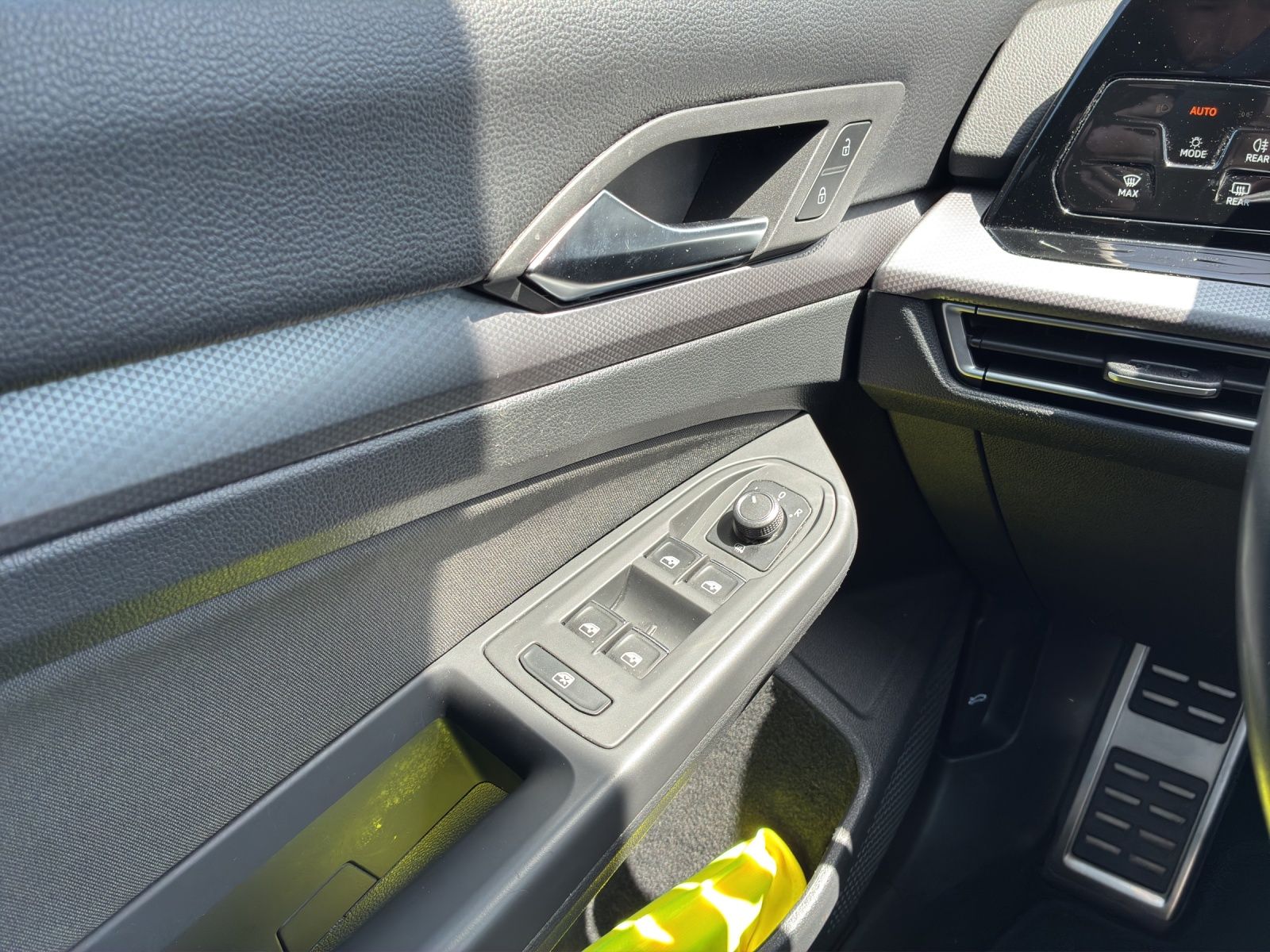 Fahrzeugabbildung Volkswagen Golf VIII TDI Active DSG LED Navi ACC AID SHZ