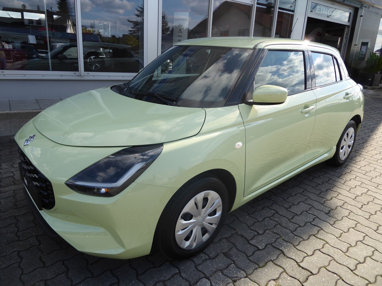 Suzuki Swift Club Hybrid