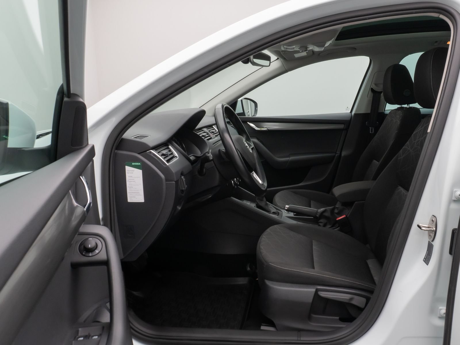 Fahrzeugabbildung SKODA Octavia Combi Clever 4x4 Aut. Panorama AHK 8Fach