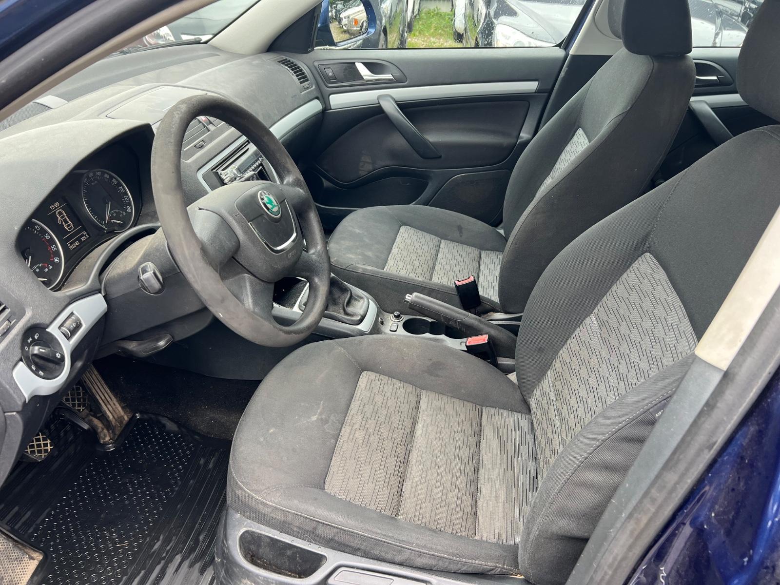 Skoda Octavia 2011 — photo 8