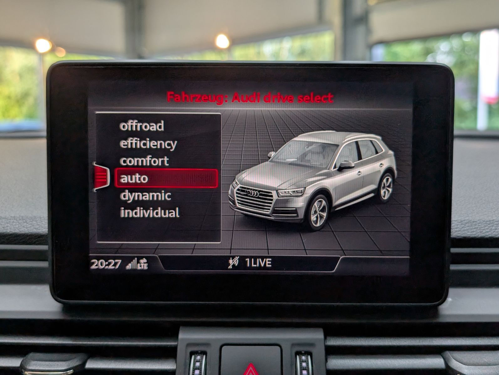Fahrzeugabbildung Audi Q5 45 TDI Quattro S-Line Sport TEMP MMI SHZ 20"