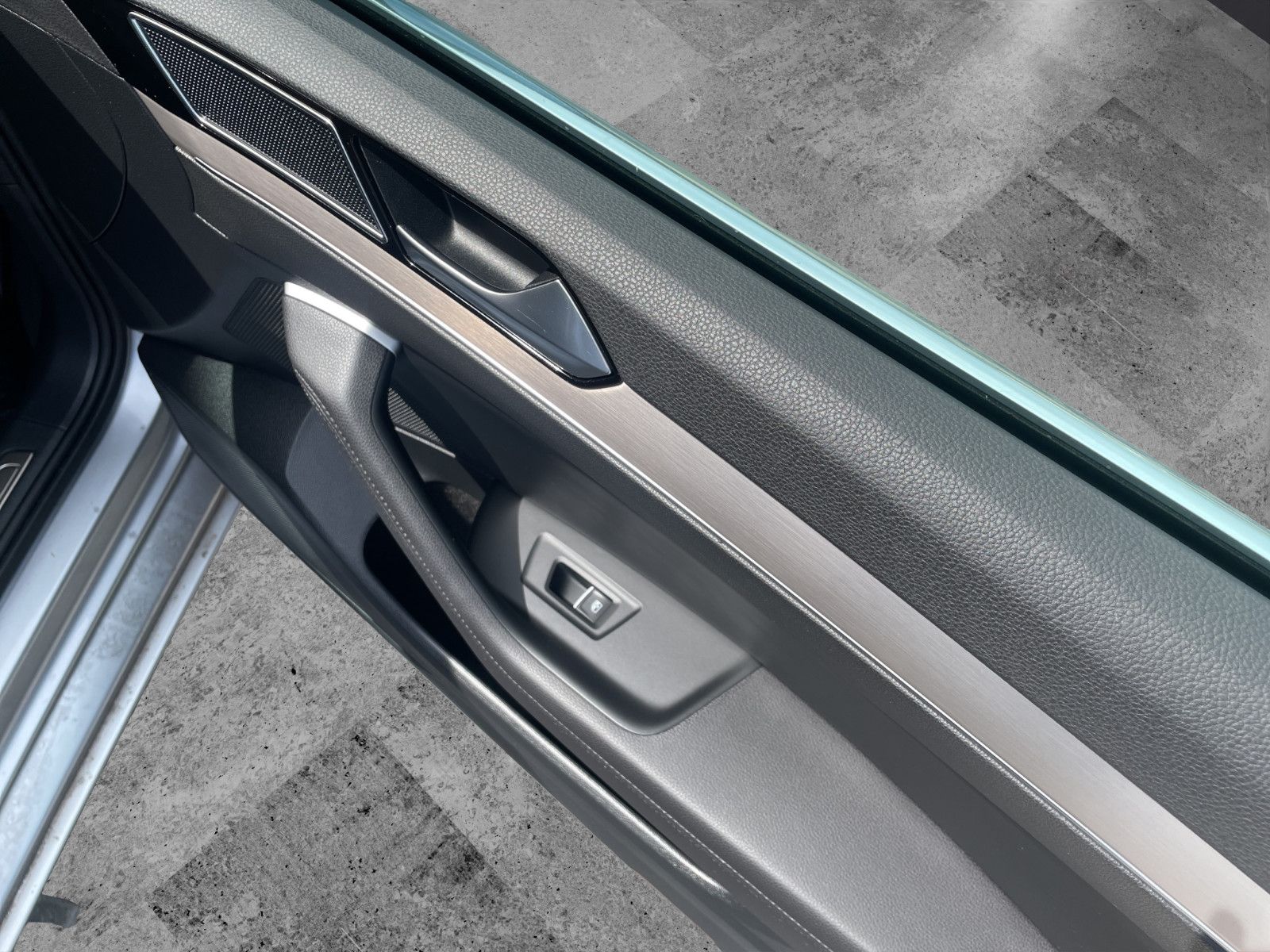 Fahrzeugabbildung Volkswagen Passat Variant Highline/1.Hand/Navi/Kamera/Shz