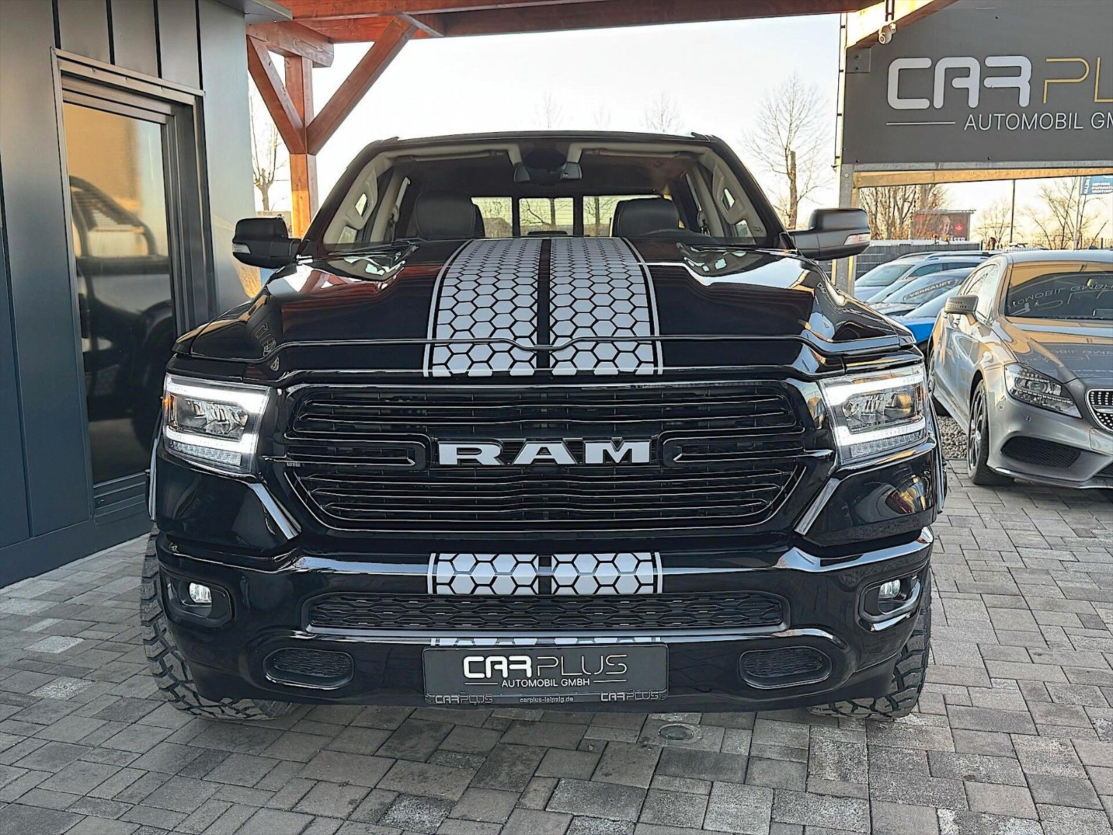 Fahrzeugabbildung Dodge RAM 5.7 V8 HEMI NightEdition OFFROAD CrewCab 4x4