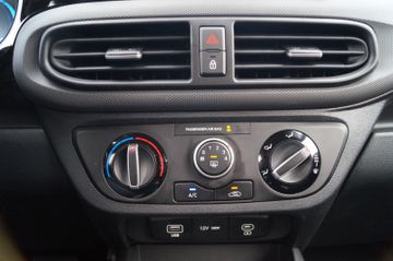 Hyundai i10 1.0 AUT.-NAVI-KLIMA-KAMERA-PDC-TEMPOMAT-