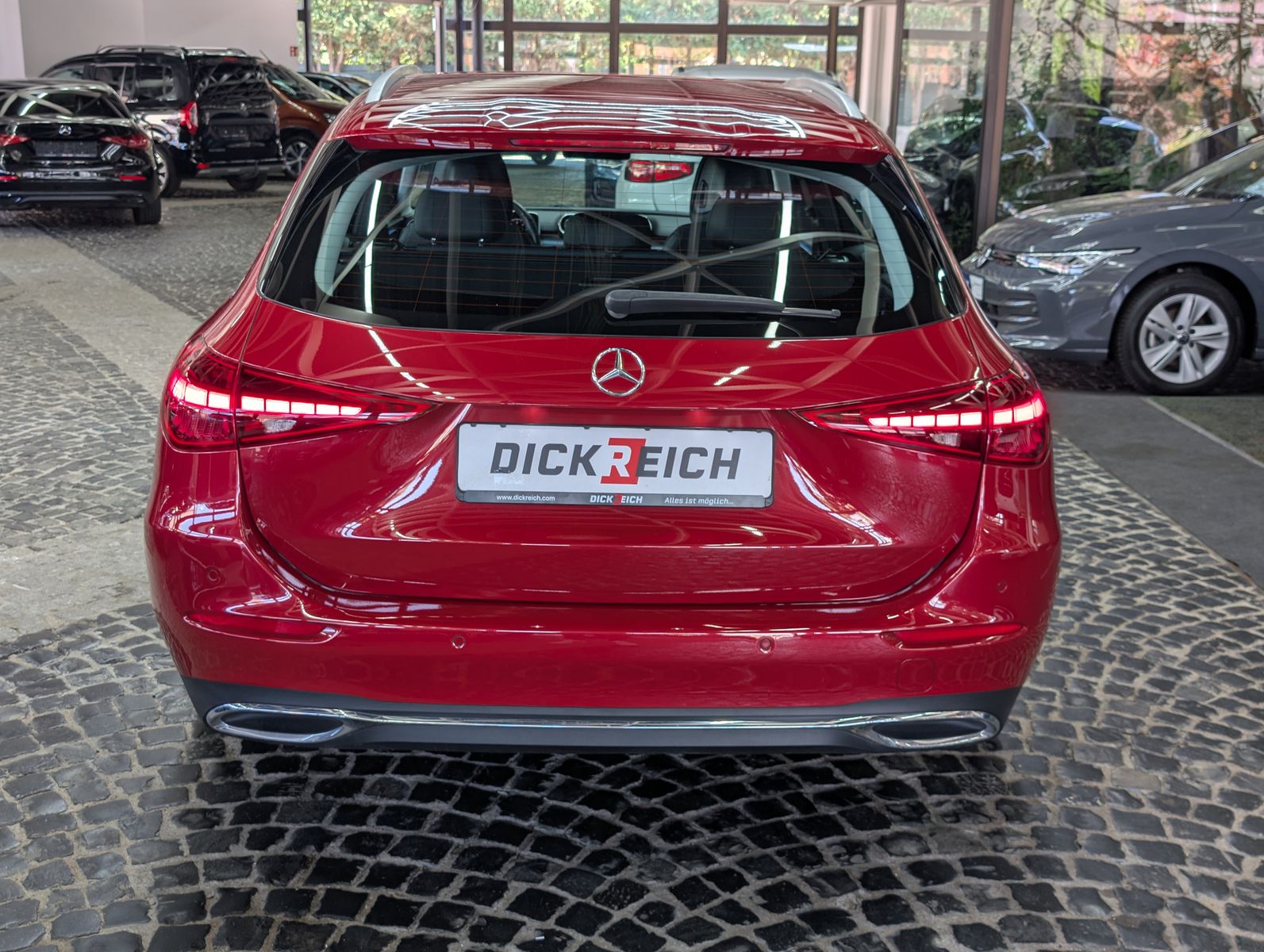 Fahrzeugabbildung Mercedes-Benz C 180 T AVANTGARDE MBUX AHK KAM VIRT AMBI WINTER