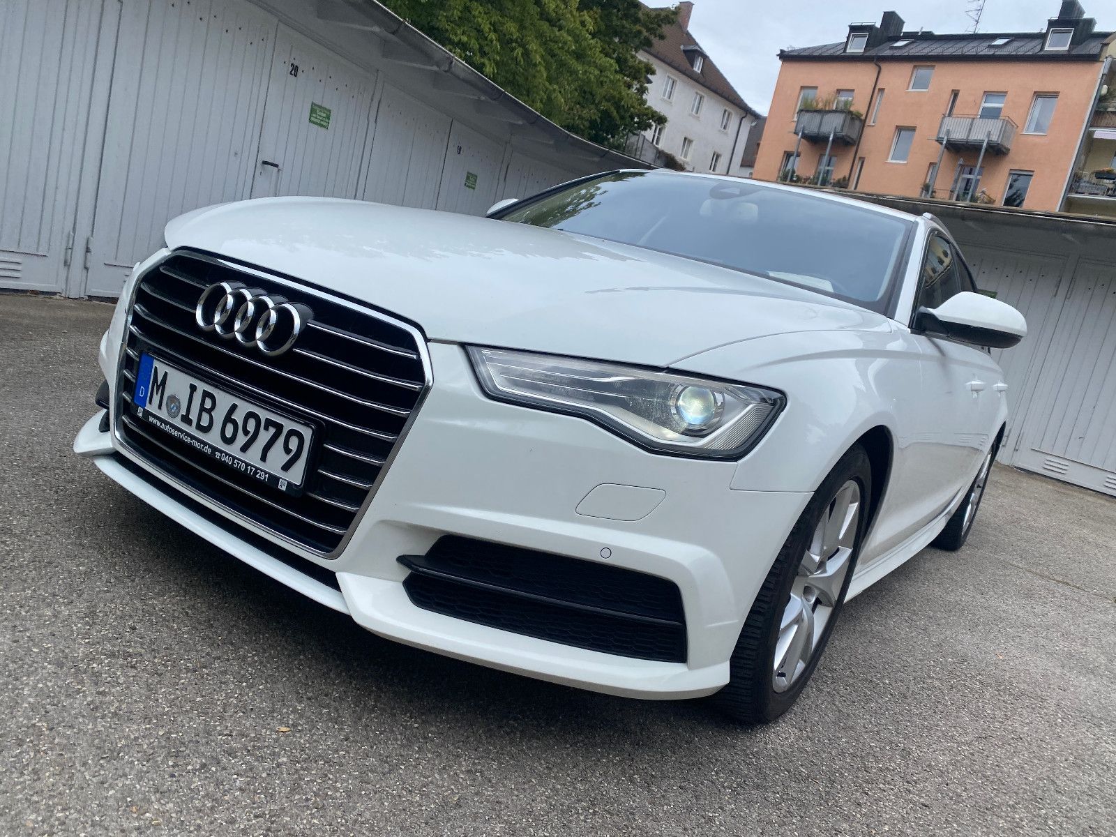 Audi A6 - 1