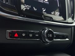 VOLVO V90 Pro T4 Mom.Pro Leder Navi LED ACC Kam.