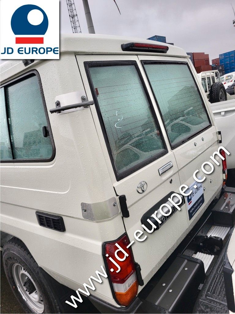 Toyota Land Cruiser TROOPER DIESEL 13 PLACES FOR EXPORT imagem 2