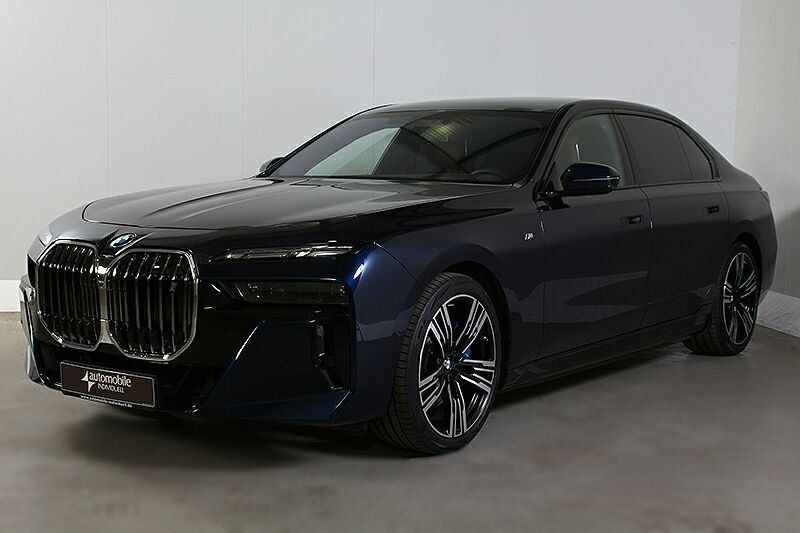 BMW i7 xDrive60 M Sport NP 184910.- ACC Fond Enterta