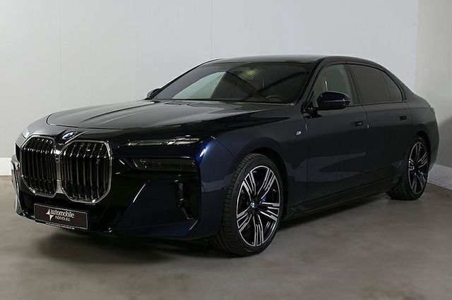 BMW i7 xDrive60 M Sport NP 184910.- ACC Fond Enterta