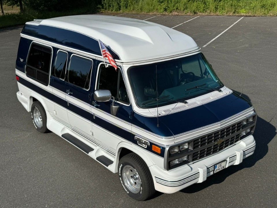 Fahrzeugabbildung Chevrolet Chevy Van G20 707 Leder deutsches Fzg AHK