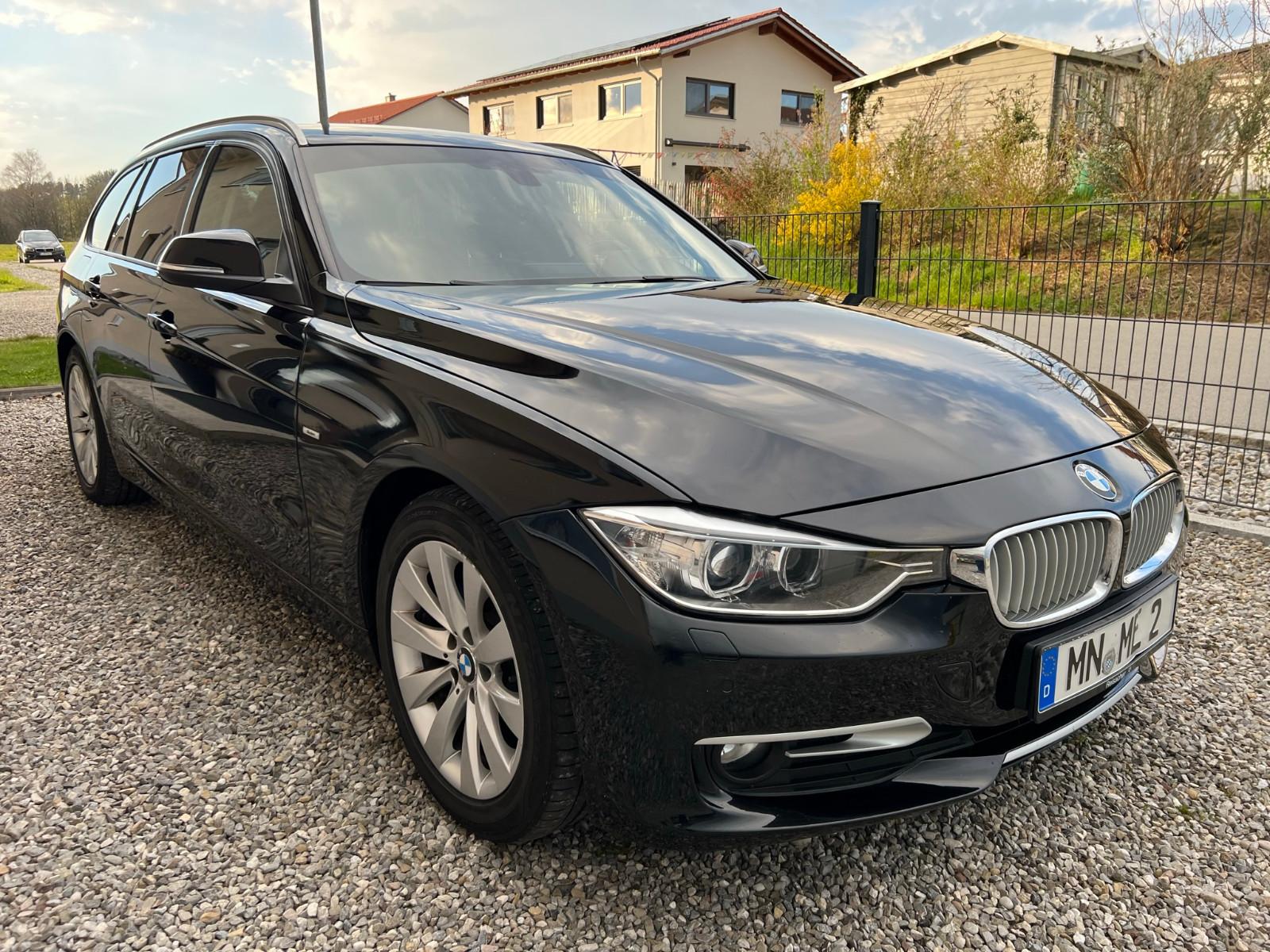 BMW 318 2013 — rear view
