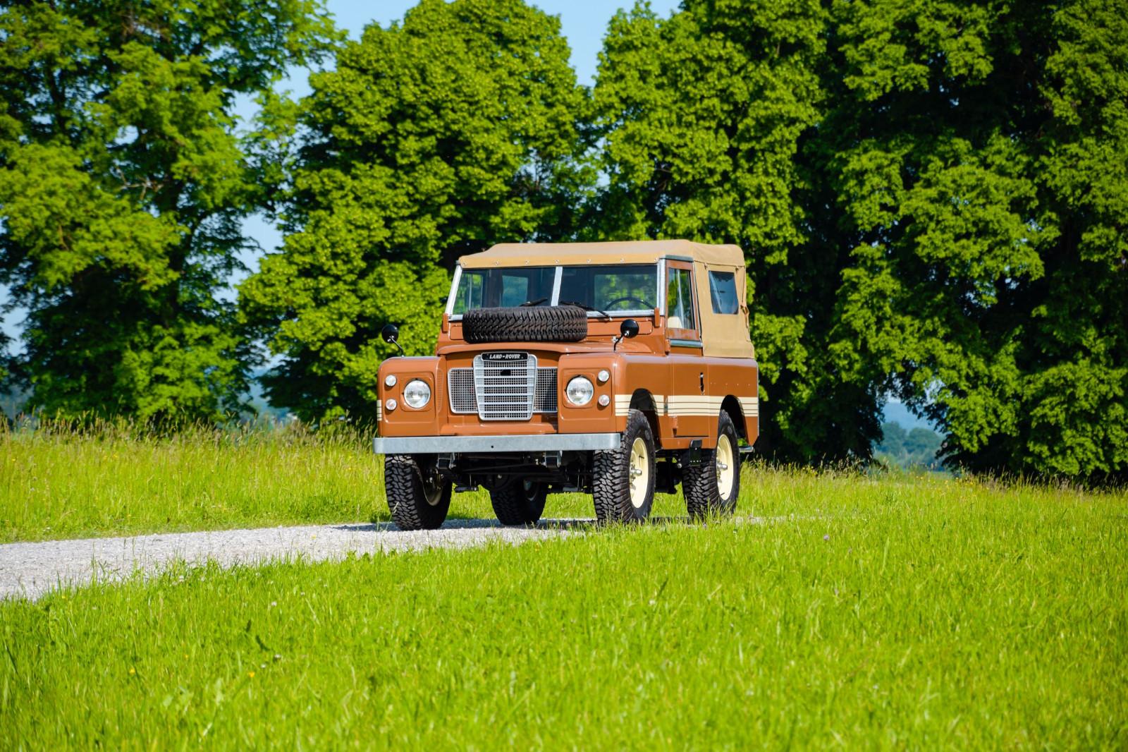 Land Rover Serie III 88  SoftTop/Cabrio restauriert Benzin
