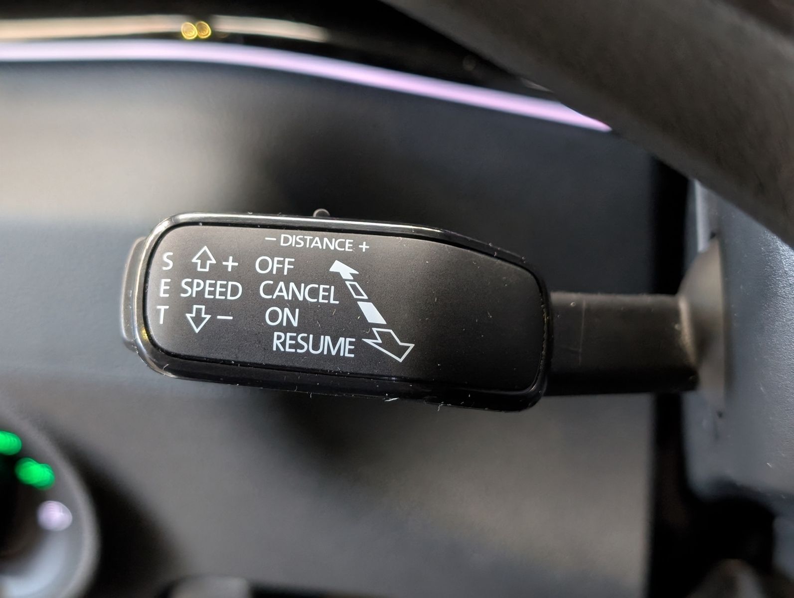 Fahrzeugabbildung SKODA Karoq 2.0 TDI DSG Sportline 4x4 ACC LED Cam AHK