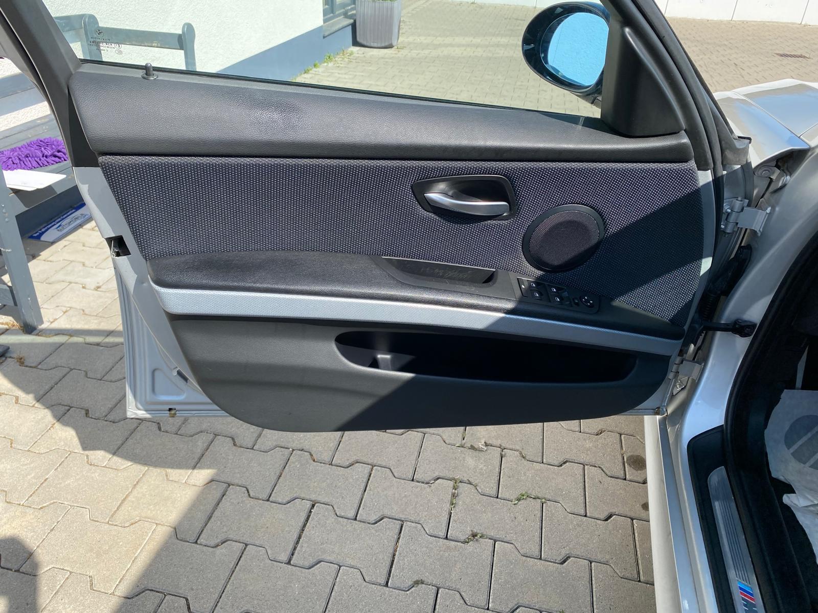 BMW 318 2008 — photo 18
