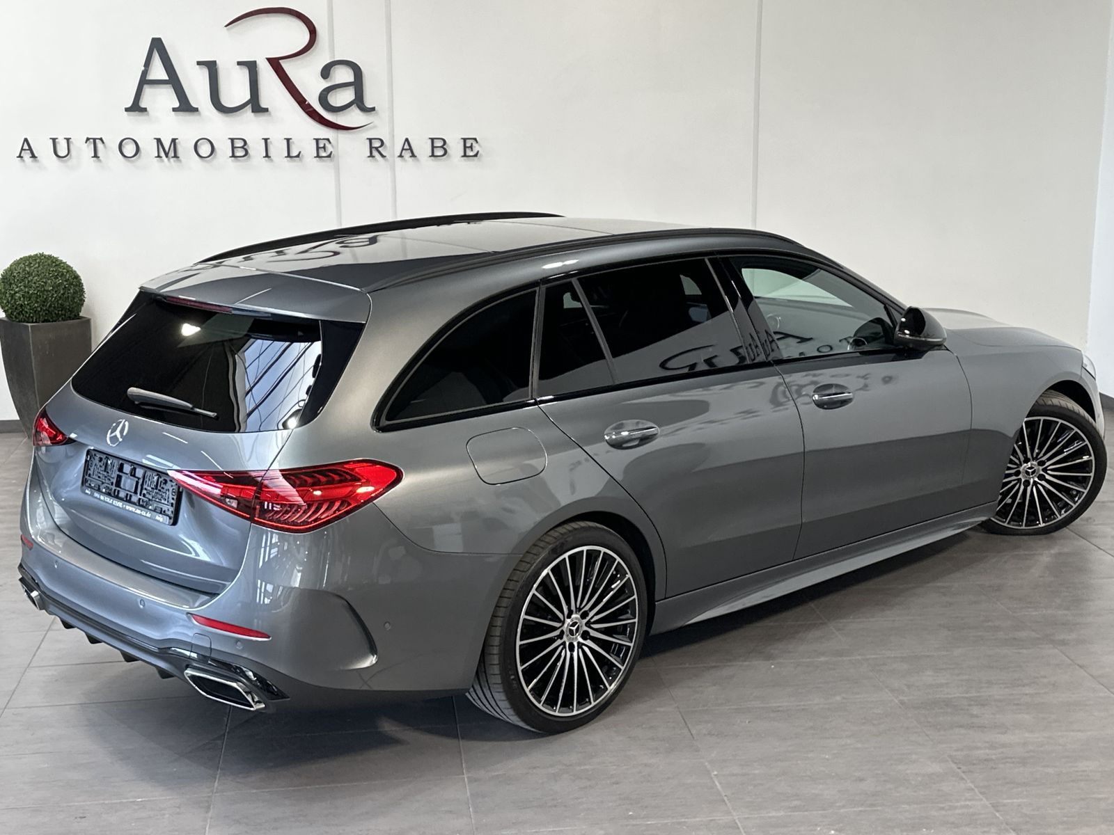 Fahrzeugabbildung Mercedes-Benz C 220d T AMG-Line NAV+LED+360°+HEADUP+PANO+VCOCK