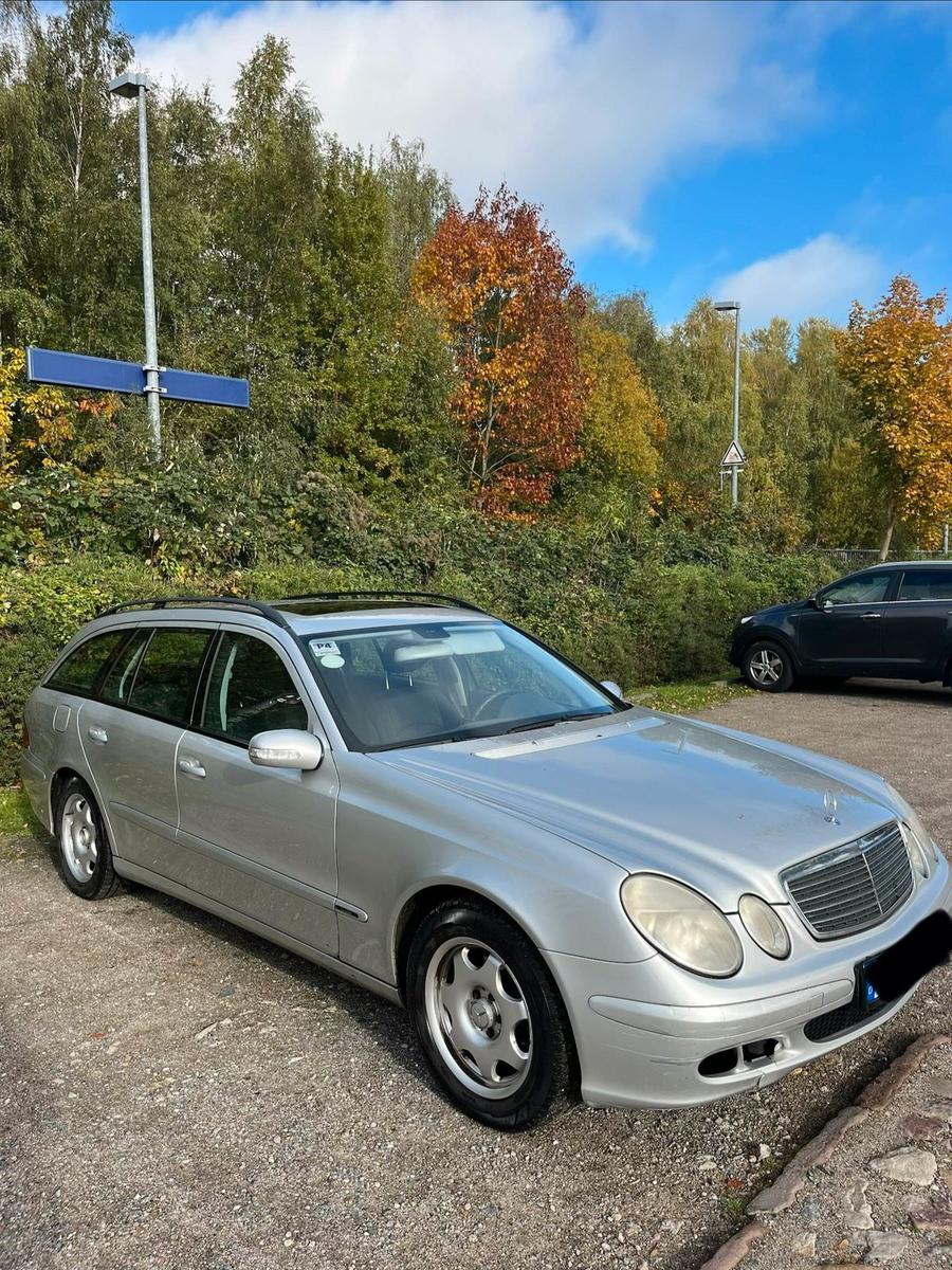 Mercedes-Benz E 220