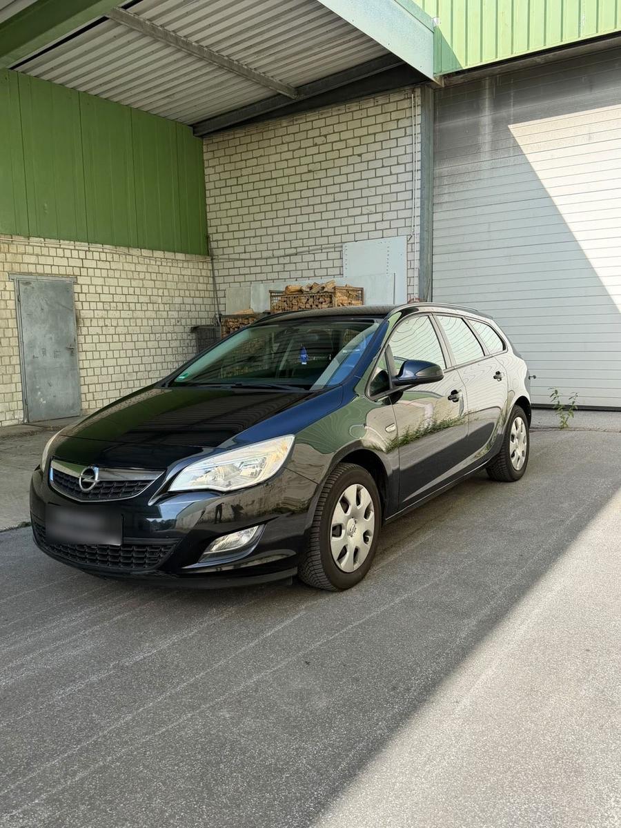 Opel Astra, 2012