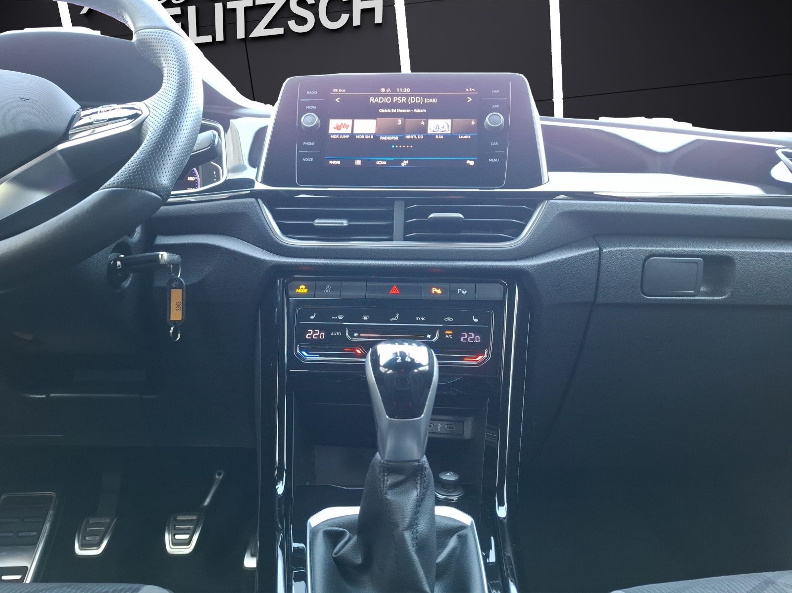 Fahrzeugabbildung Volkswagen T-Roc TSI R-Line LEDplus AID ACC APP SHZ 17"