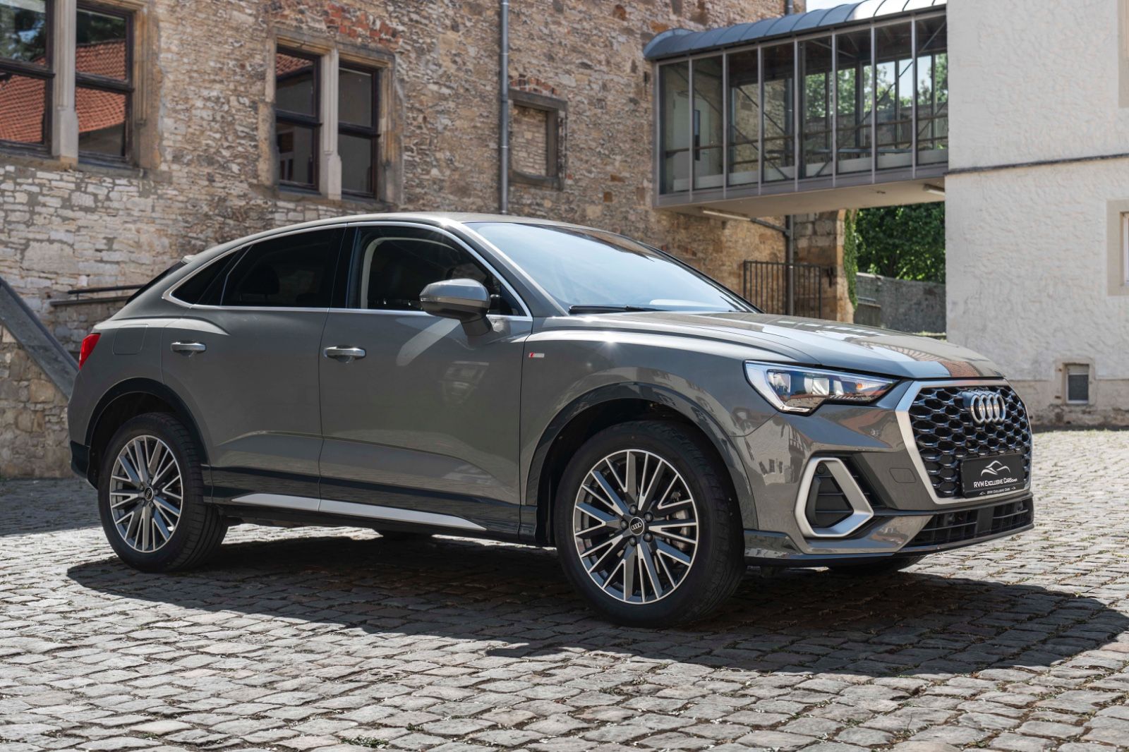 Fahrzeugabbildung Audi Q3 Sportback 45 TFSI e S-Line ACC LED GARANTIE