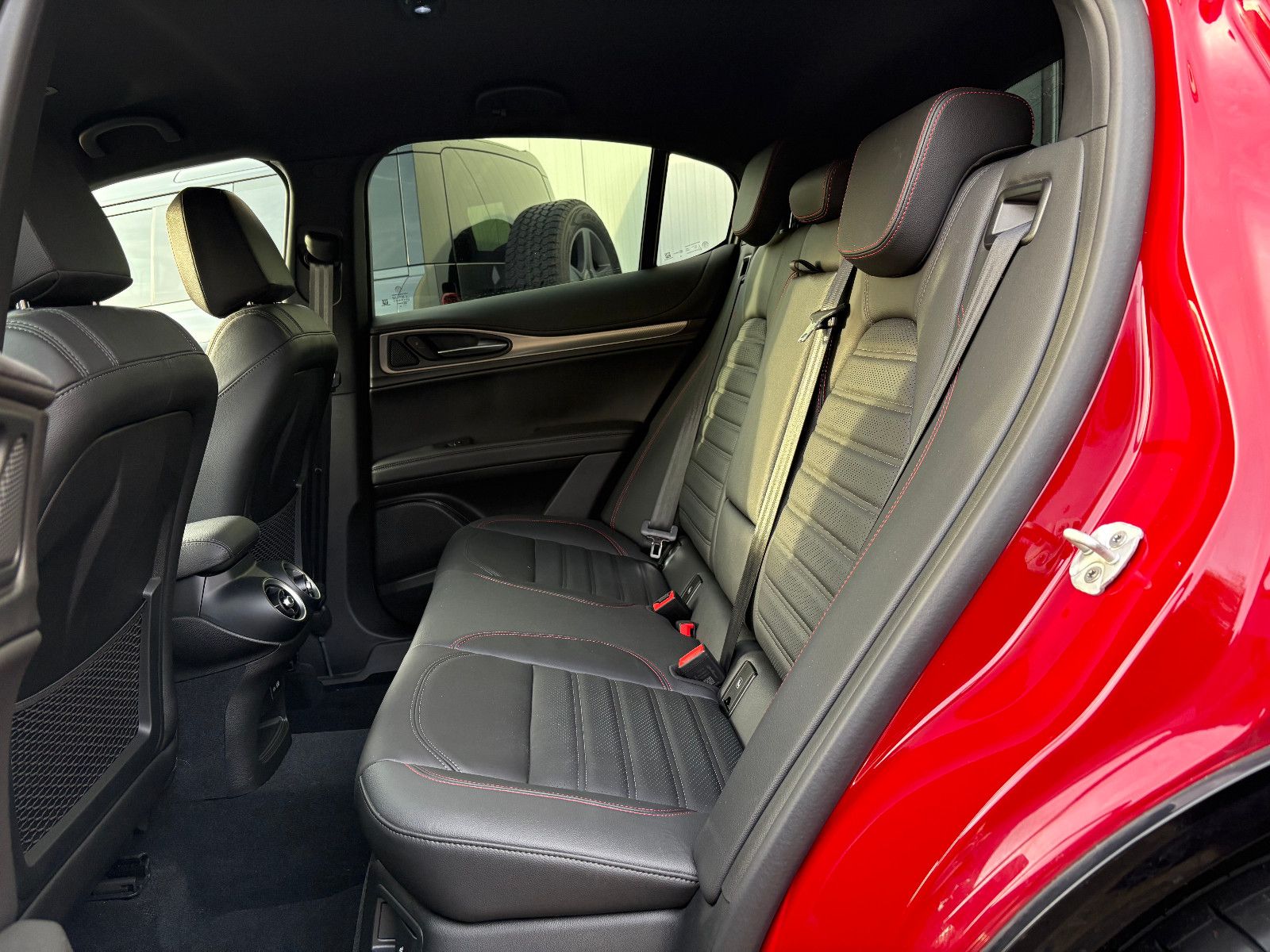 Fahrzeugabbildung Alfa Romeo Stelvio Competizione Q4/HARMAN/KARDON/KAMEERA