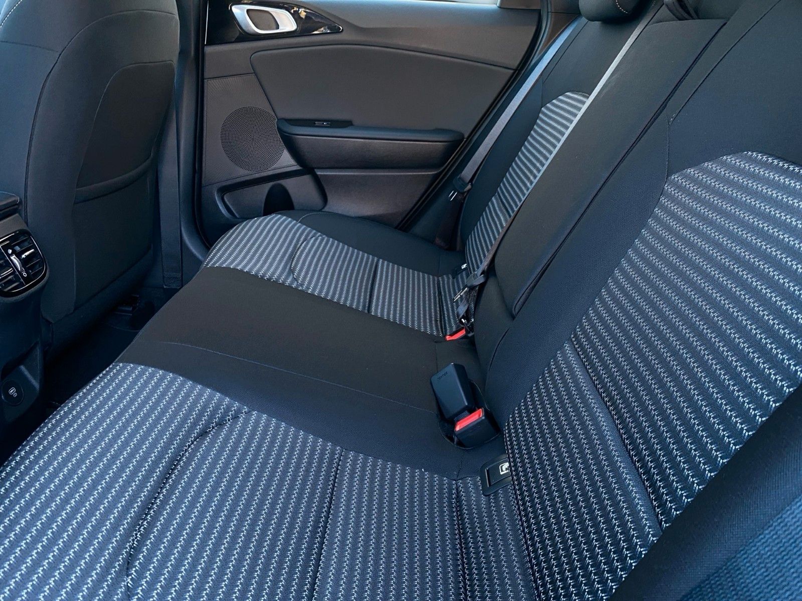 Fahrzeugabbildung Kia Ceed_SW 1.5T 140 DCT7 VIS KOMF+ (NAV)