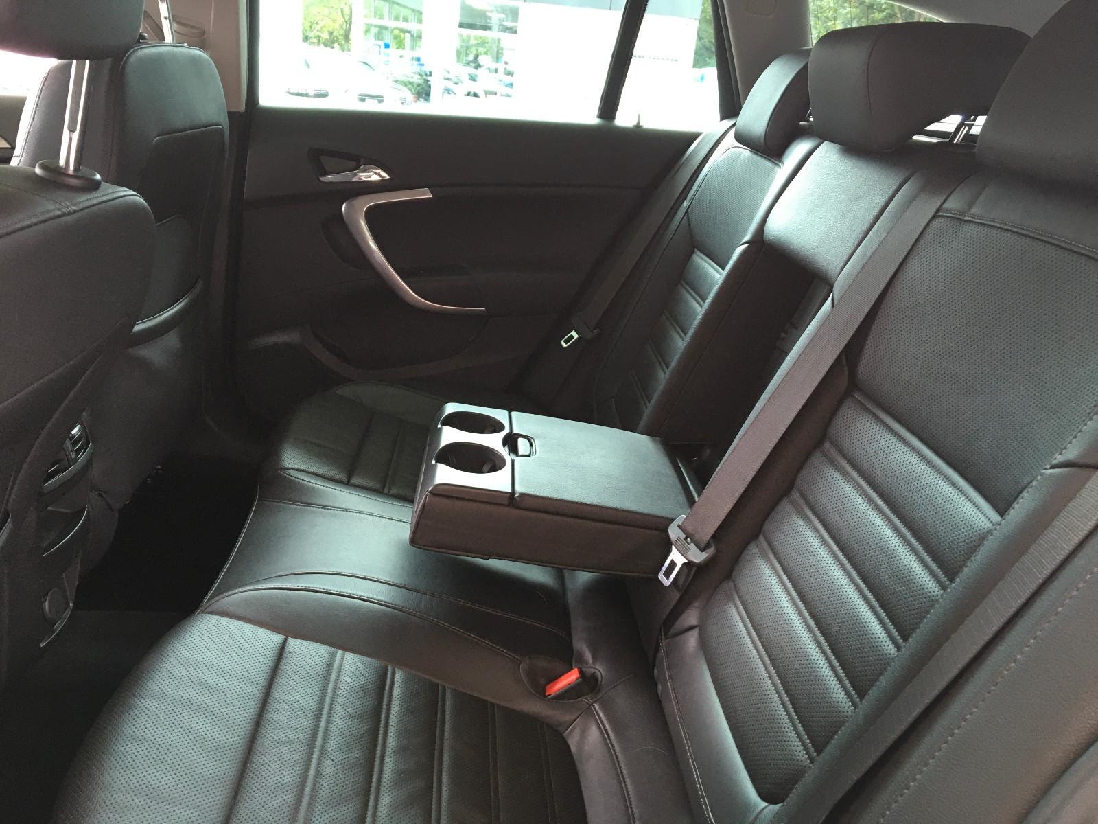Opel Insignia 2012 — photo 10