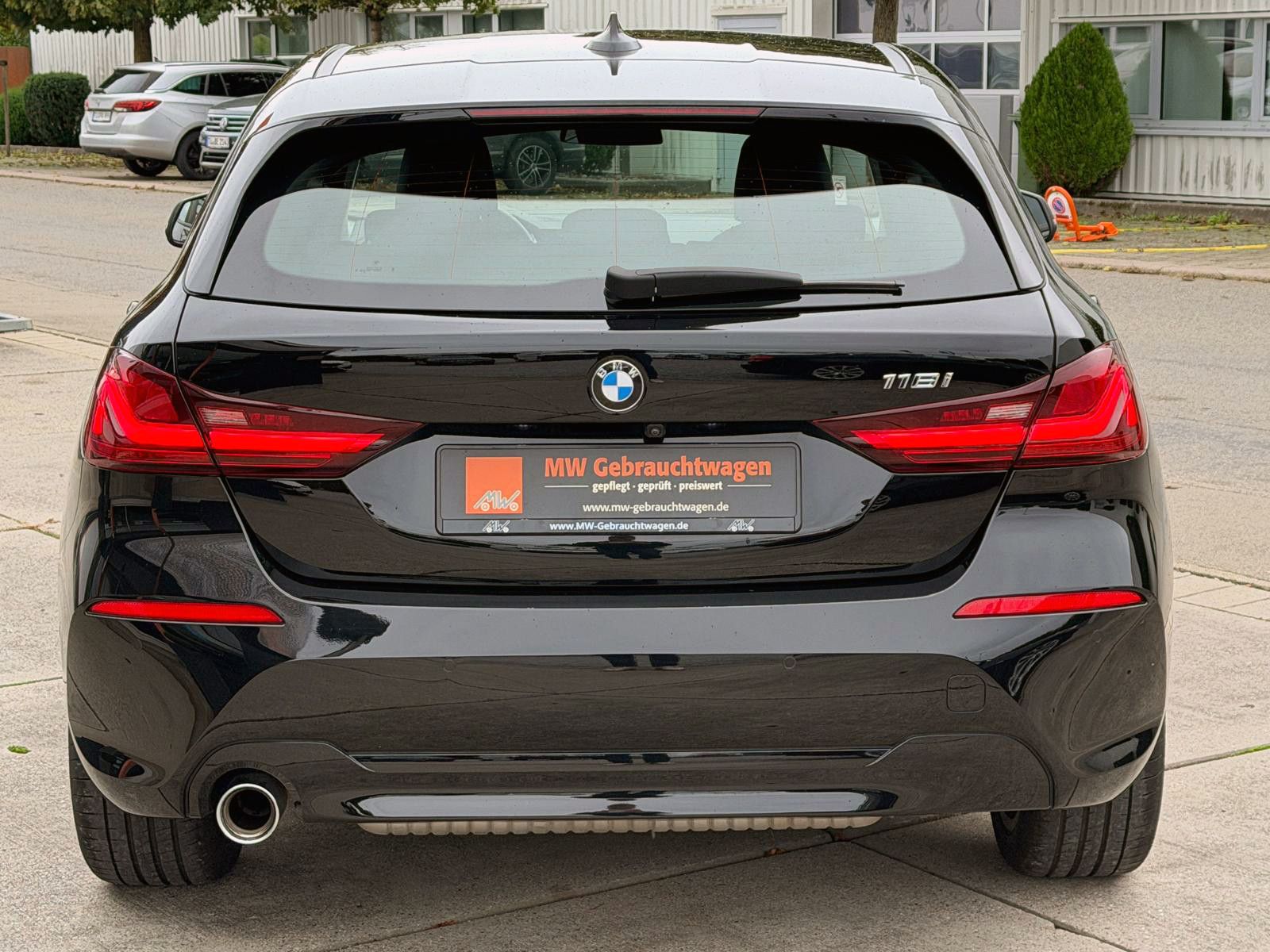 Fahrzeugabbildung BMW 118i Advantage Steptr. HUD KAM SHZ LHZ CarPlay