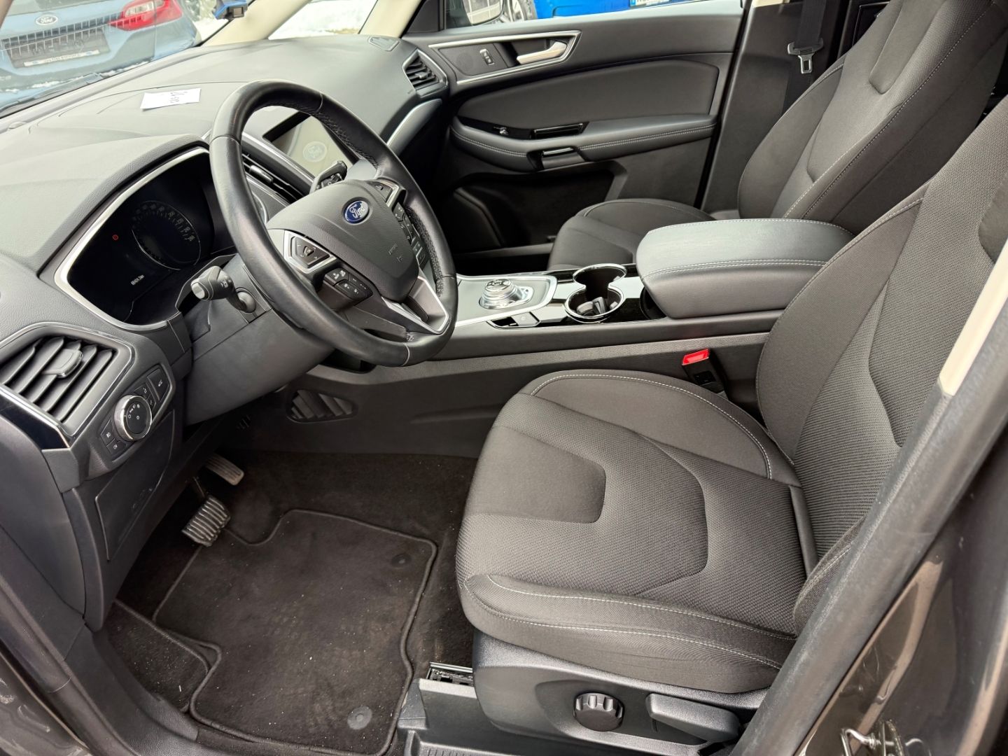 Fahrzeugabbildung Ford S-Max 2.0 EcoBlue Titanium 7-Sitze ACC LED AHK R