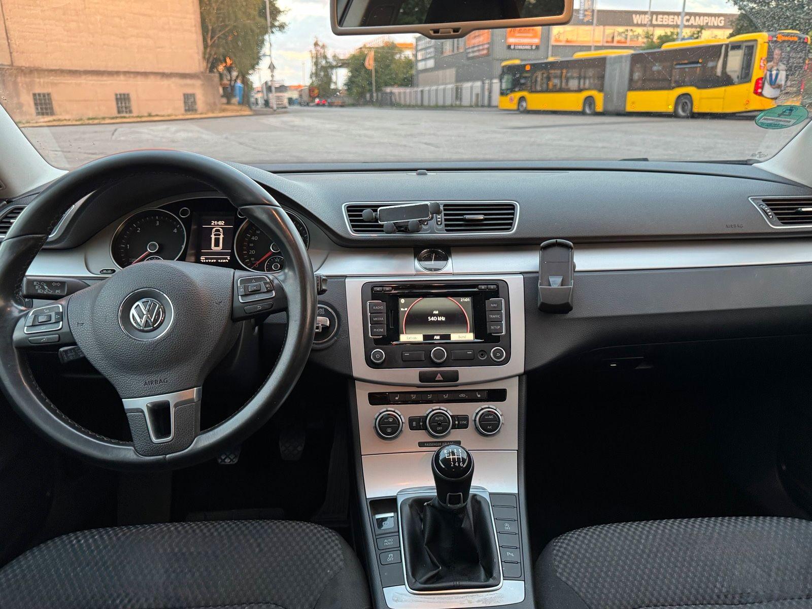 Volkswagen Passat 2012 — photo 7