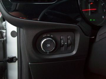 Bild 12 Opel Corsa F 1.2 Edition Klima PDC Tel SHZ LHZ