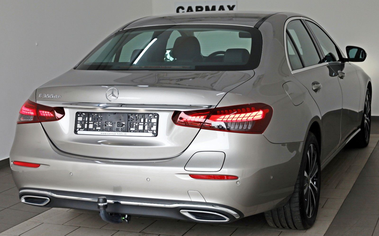 Fahrzeugabbildung Mercedes-Benz E 300de Lim. Avantgarde Leder,Navi,LED,SH,Kamera